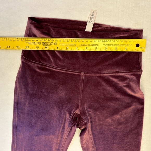 Lululemon Athletica Wunder lounge highrise tight 28”inseam w/key pocket Sz-6. C7 - Picture 10 of 13